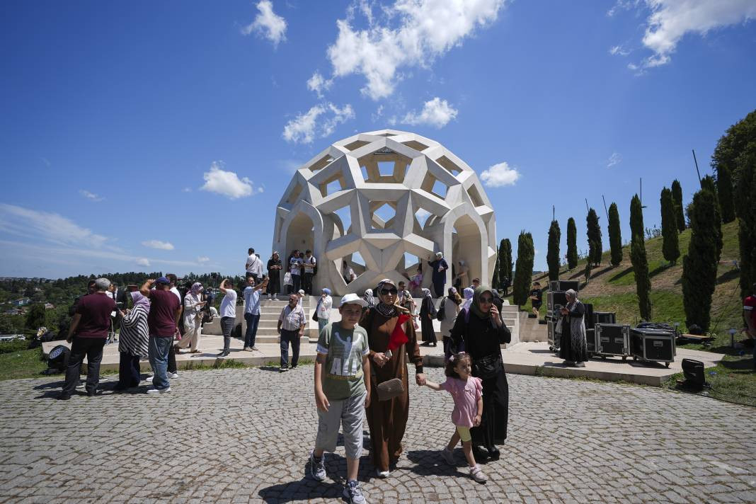 15 Temmuz Şehitler Makamı’na ziyaretçi akını - Resim: 10